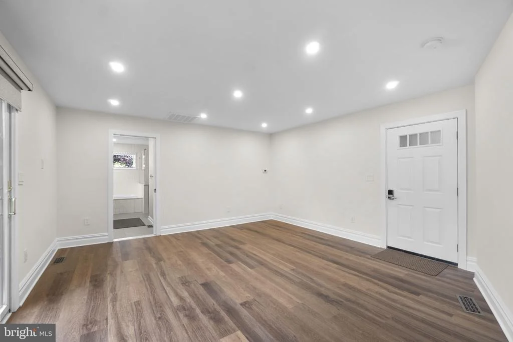 Photo of 305 COLLEGE PLACE