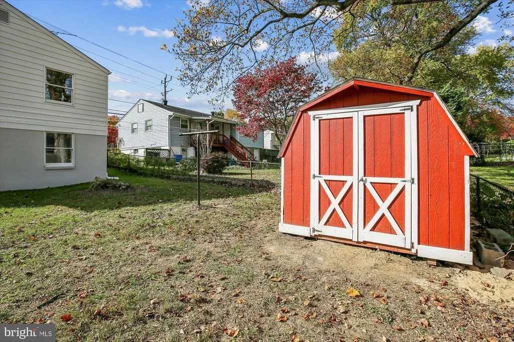 Photo of 11603 VEIRS MILL ROAD