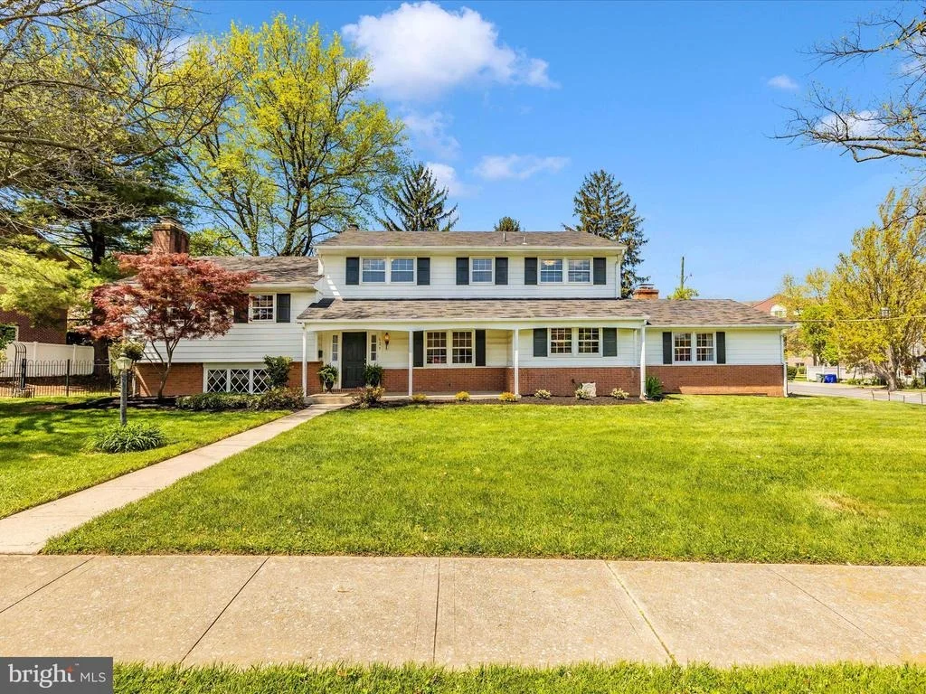 Photo of 131 FAIRVIEW AVENUE