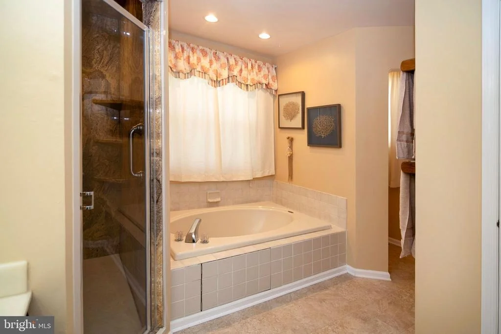 Photo of 18 ABERDEEN DRIVE