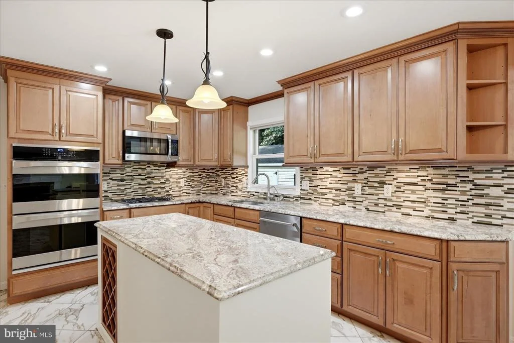 Photo of 9516 PRIMROSE LANE