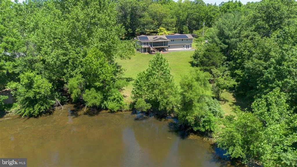 Photo of 1618 EAGLE SCHOOL ROAD