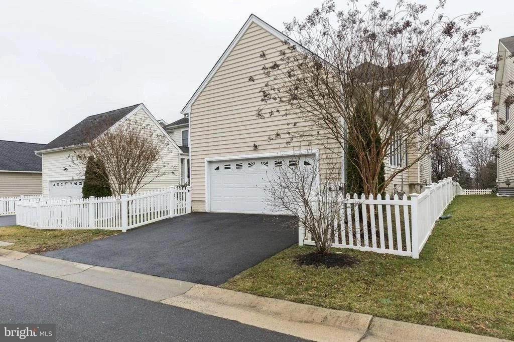 Photo of 25221 RIDING CENTER DRIVE