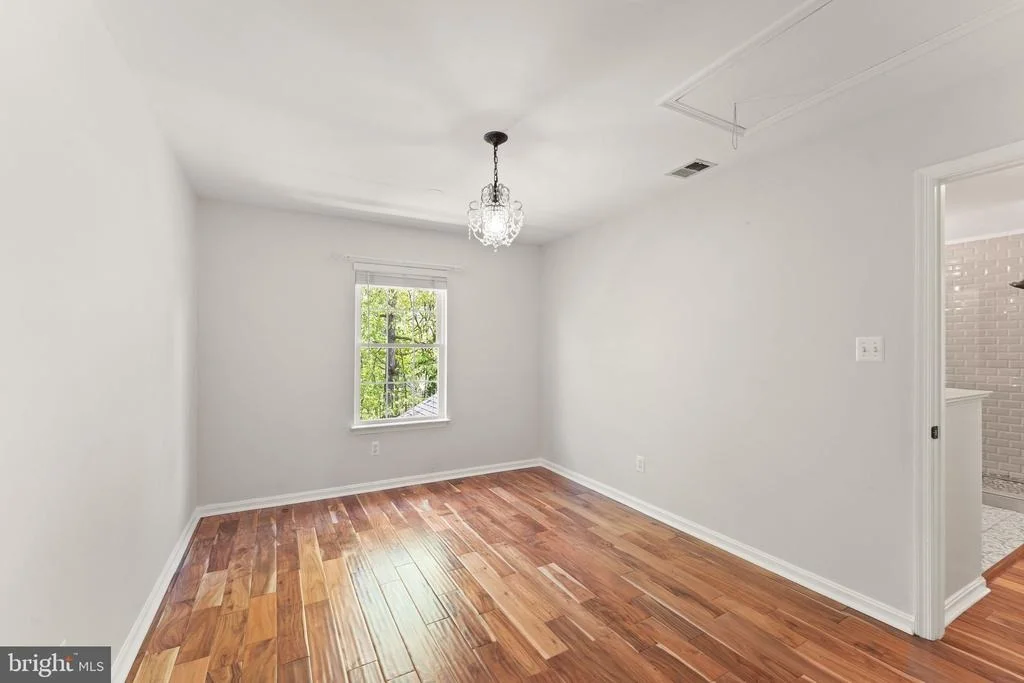 Photo of 817 KENNETH PLACE SE