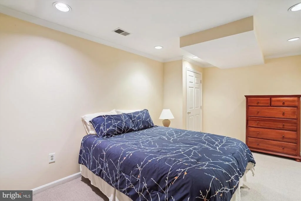 Photo of 18521 AZALEA DRIVE