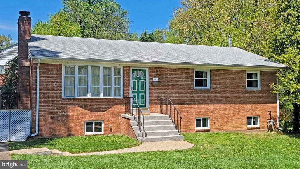 Photo of 3926 HOWARD STREET