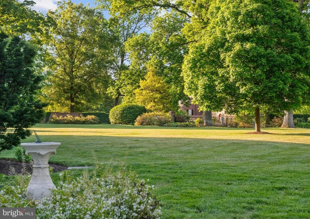 Photo of 15 CHARLCOTE PLACE