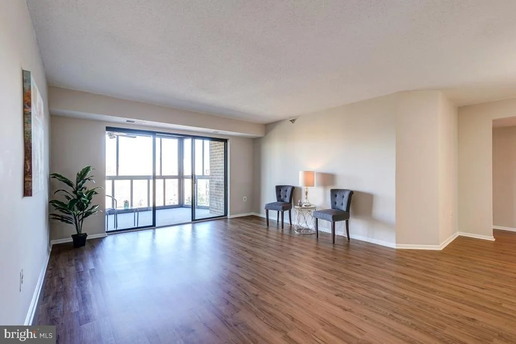 Photo of Unit 41021 at 15100 INTERLACHEN DRIVE