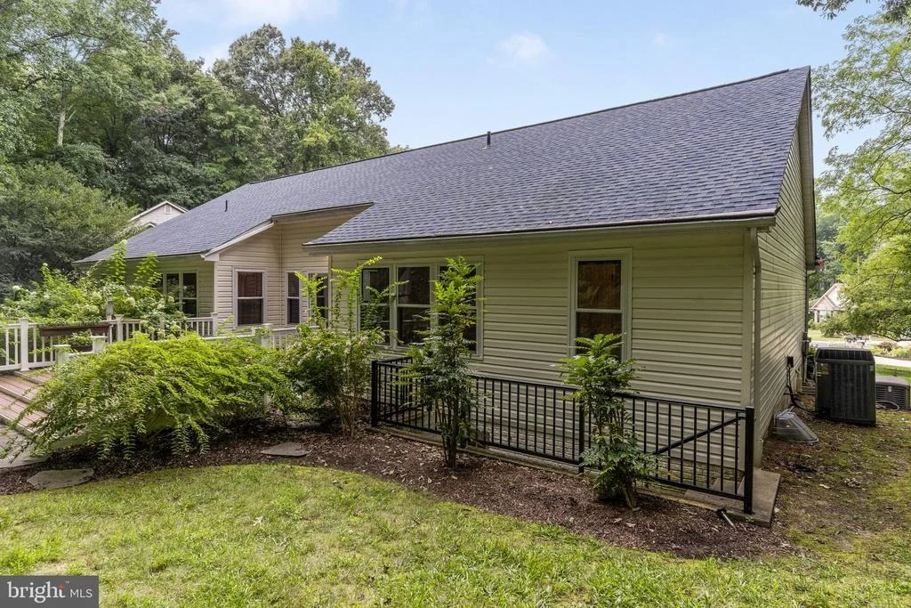 Photo of 8095 SETTLE COURT