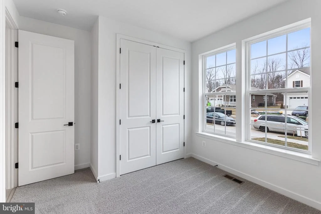 Photo of 2079 SPRINGVALE DRIVE