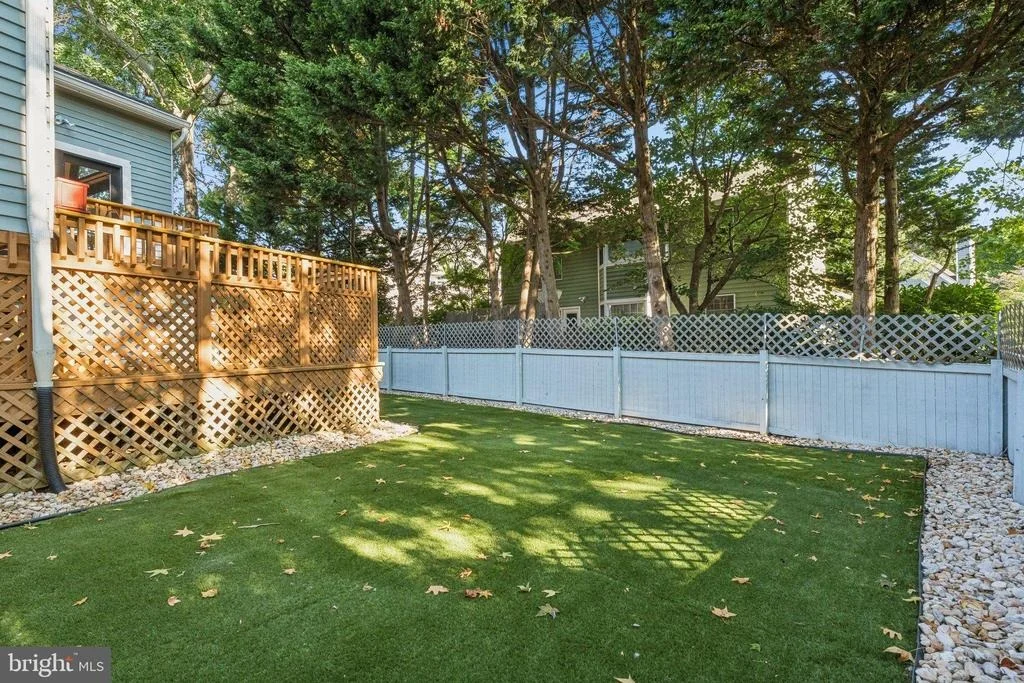 Photo of 910 LANGDON COURT