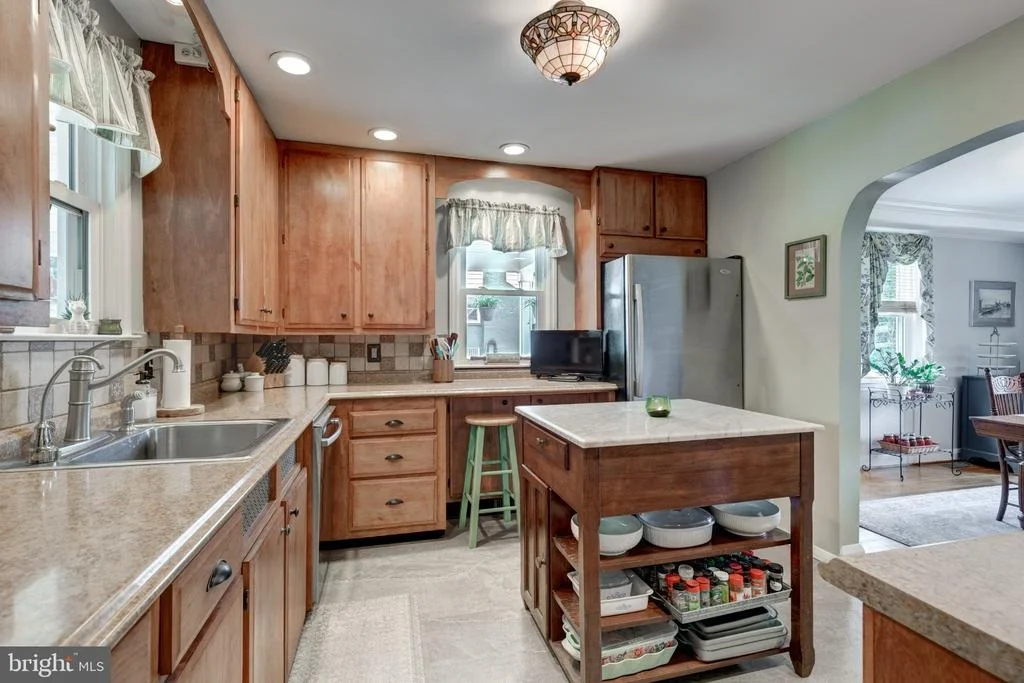 Photo of 701 LONGVIEW AVENUE