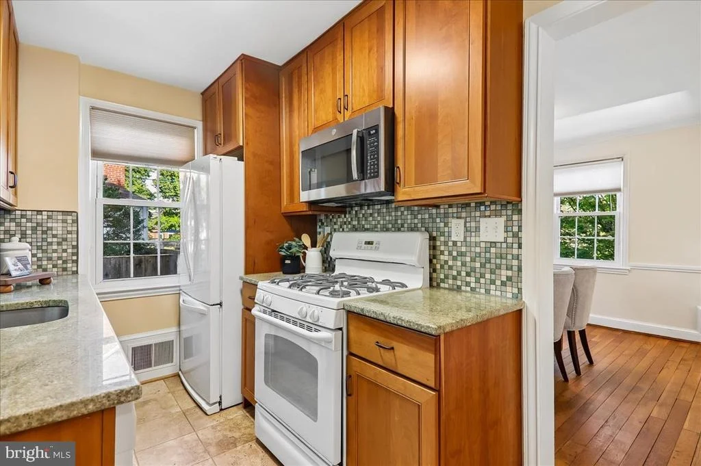 Photo of 8616 LYNBROOK DRIVE