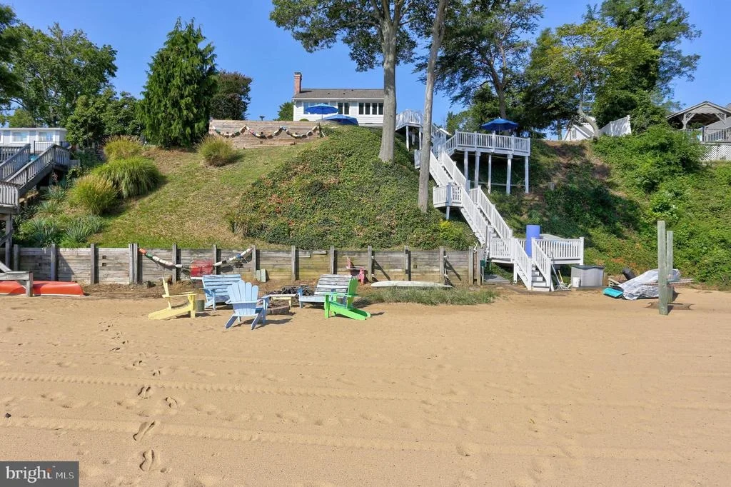 Photo of 8171 BAYSIDE DRIVE