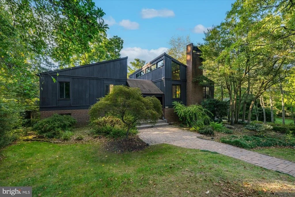 Photo of 6952 DUNCRAIG COURT