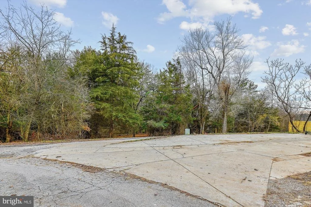 Photo of 307 CROWL ROAD