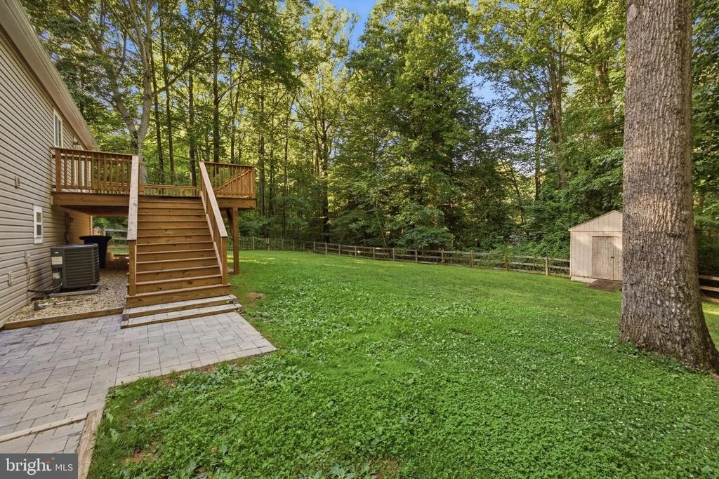 Photo of 7371 CROWN LANE