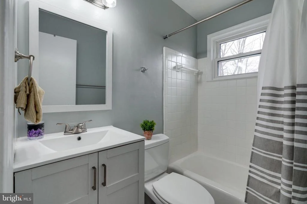 Photo of 6810 HUNTSMAN BOULEVARD