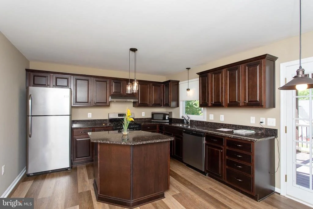 Photo of 540 THUNDERBIRD DRIVE