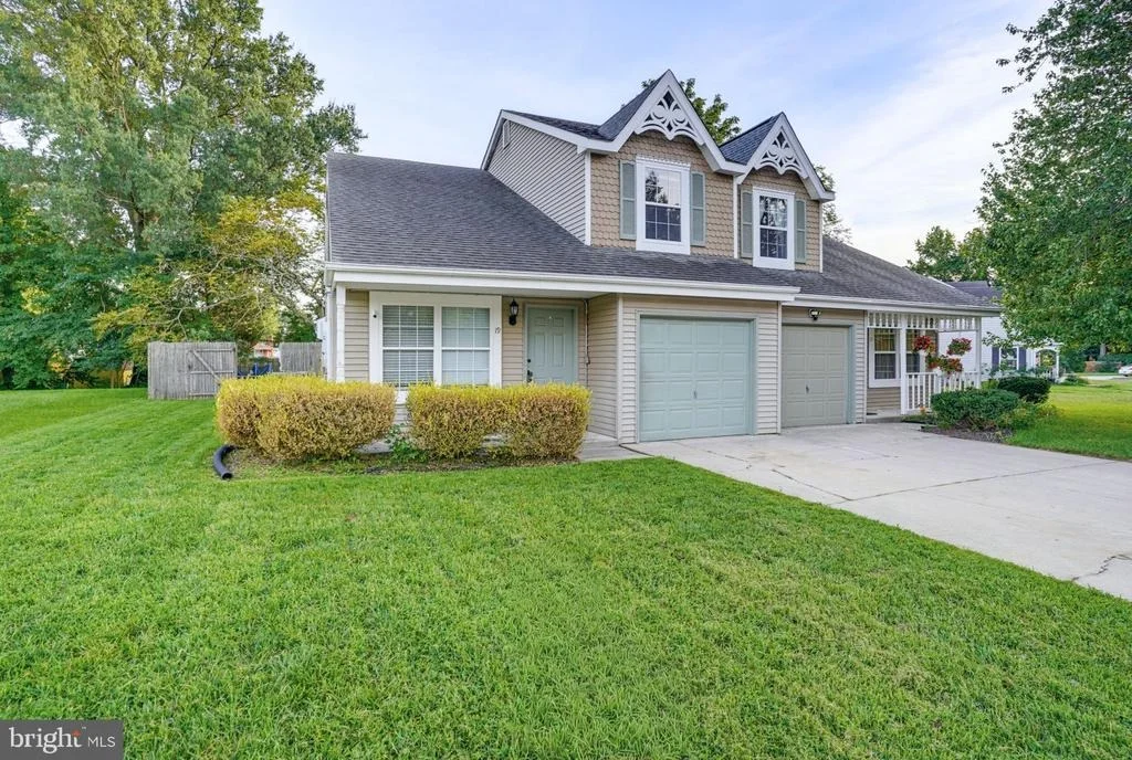 Photo of 19 HEATHERFIELD WAY