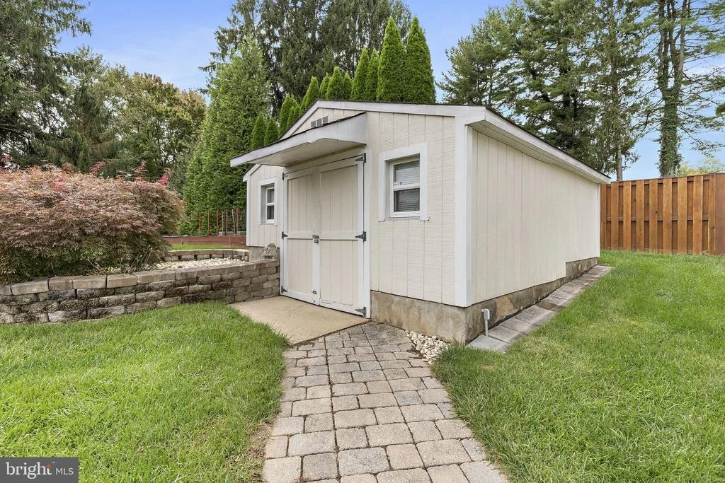 Photo of 1404 RYAN ROAD