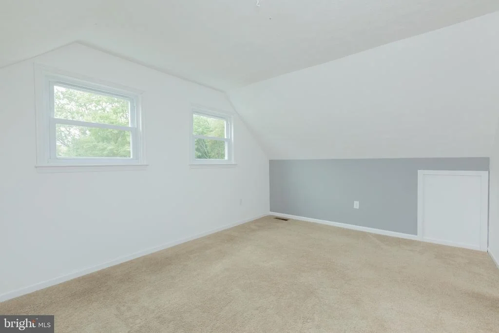 Photo of 706 UNIVERSITY DRIVE