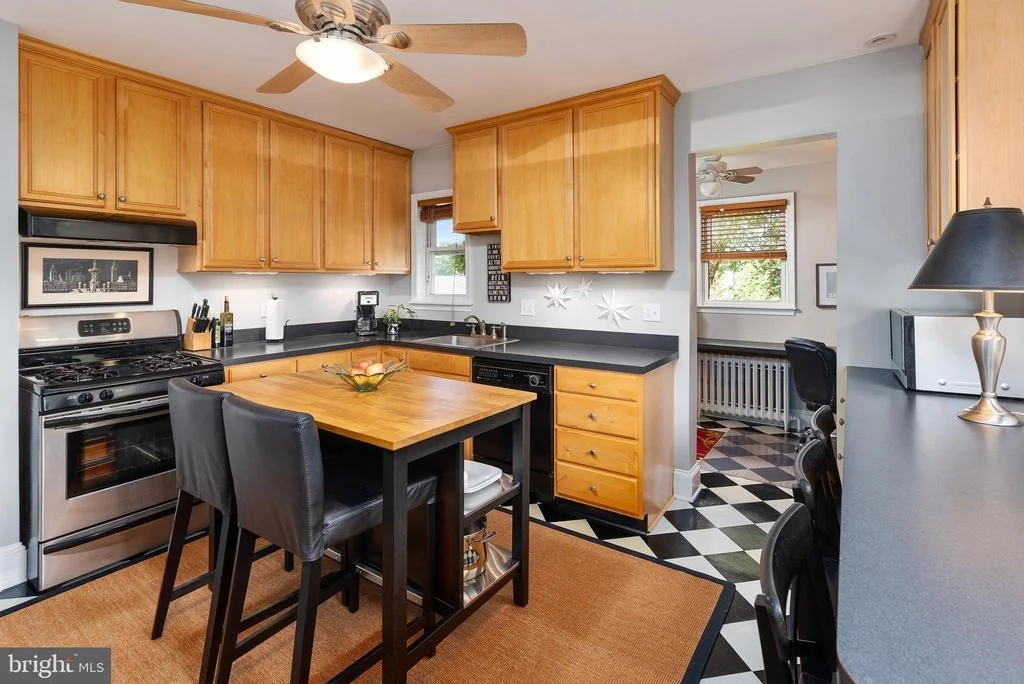 Photo of 808 WARWICK ROAD