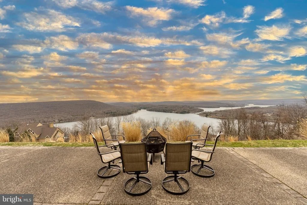 Photo of 1200 MOUNTAINVIEW DRIVE