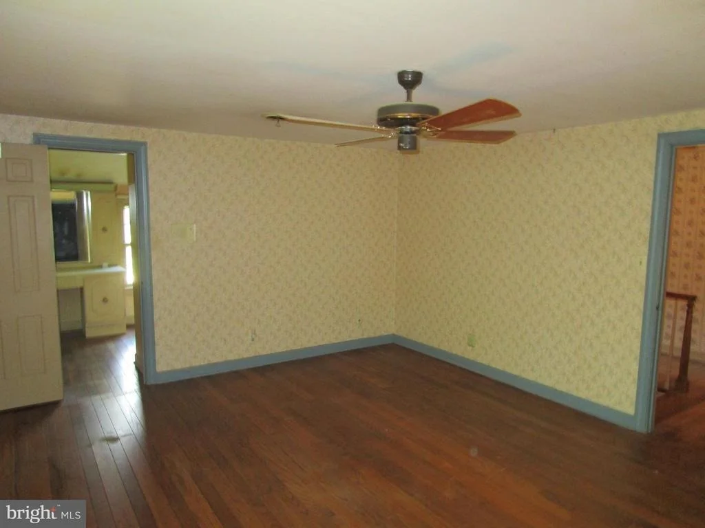 Photo of 40 W FAIRWAY CIRCLE