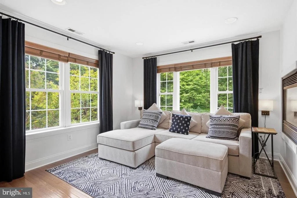 Photo of 3820 LEAFCREST COURT