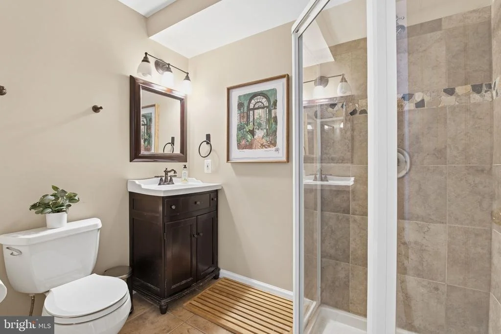 Photo of 1446 RIDGEWAY