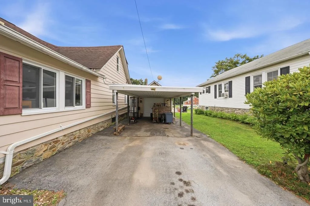 Photo of 25327 HIGHFIELD ROAD