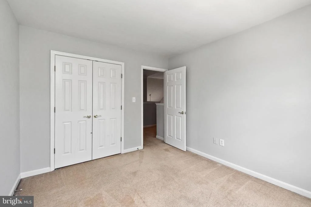 Photo of 457 UNIVERSITY DRIVE