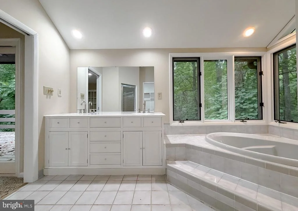 Photo of 8425 MAUSEN LANE