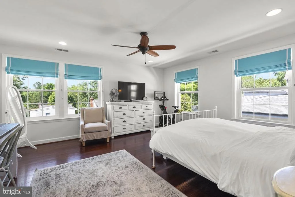 Photo of 9504 BILTMORE DRIVE