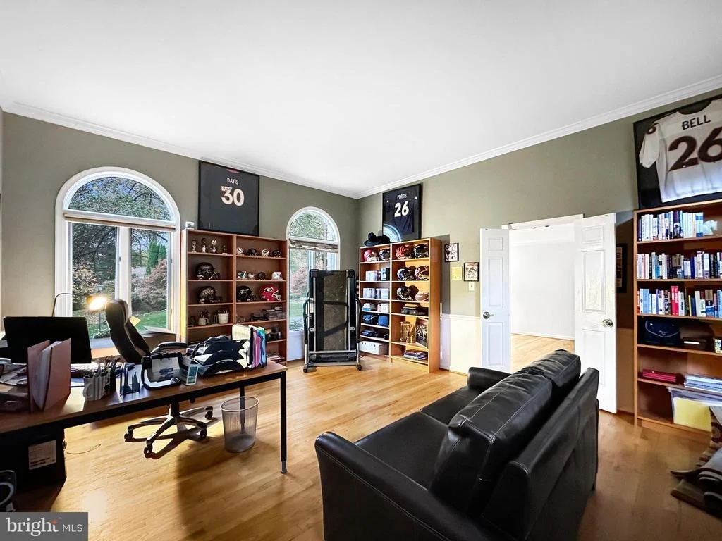 Photo of 325 SOAPSTONE LANE