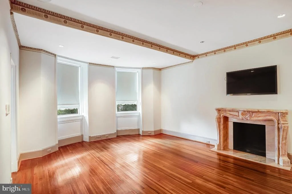 Photo of 2303 BANCROFT PLACE NW