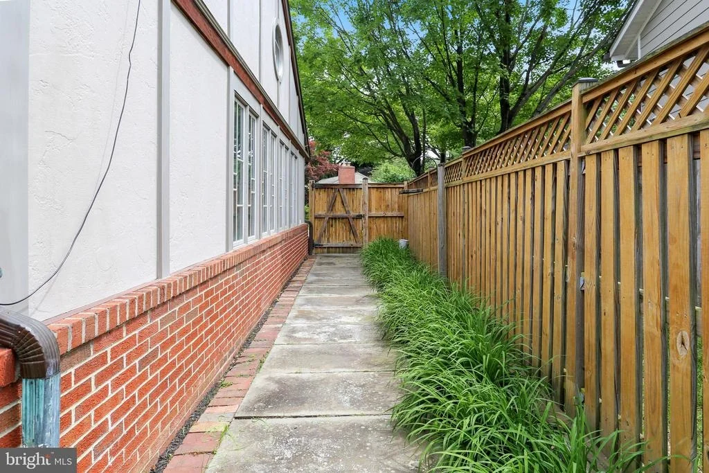 Photo of 9315 HARVEY ROAD