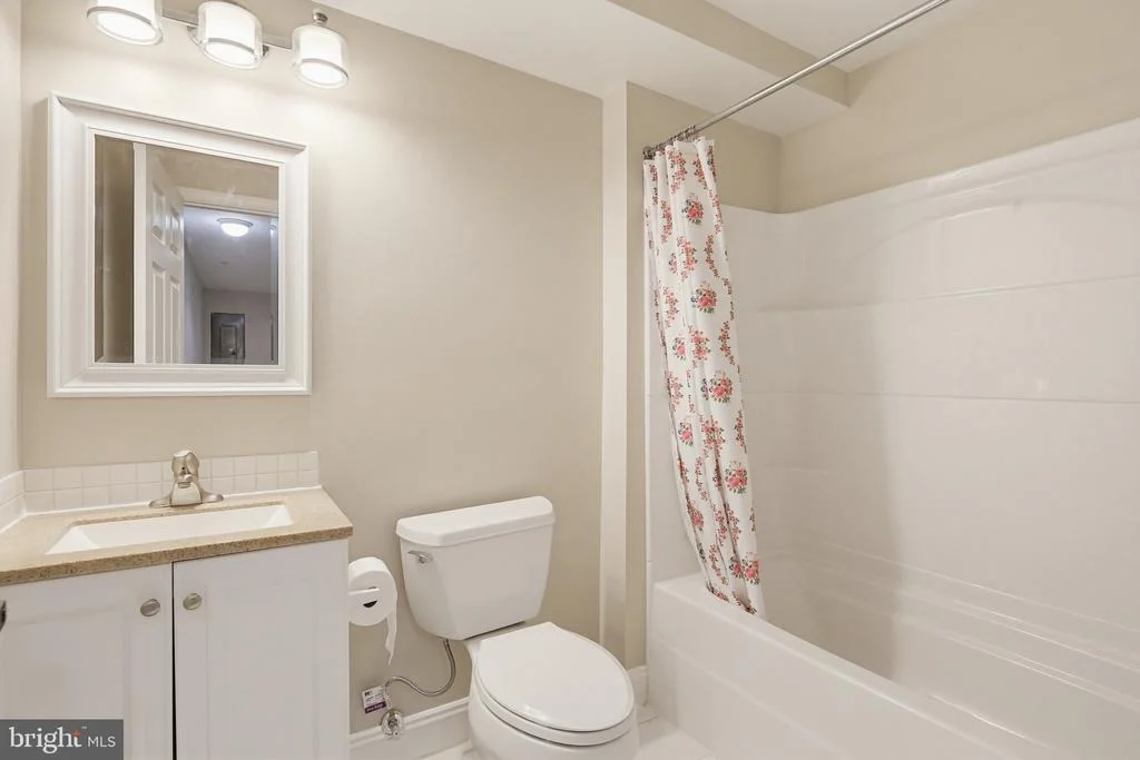Photo of 14603 FARNHAM LANE