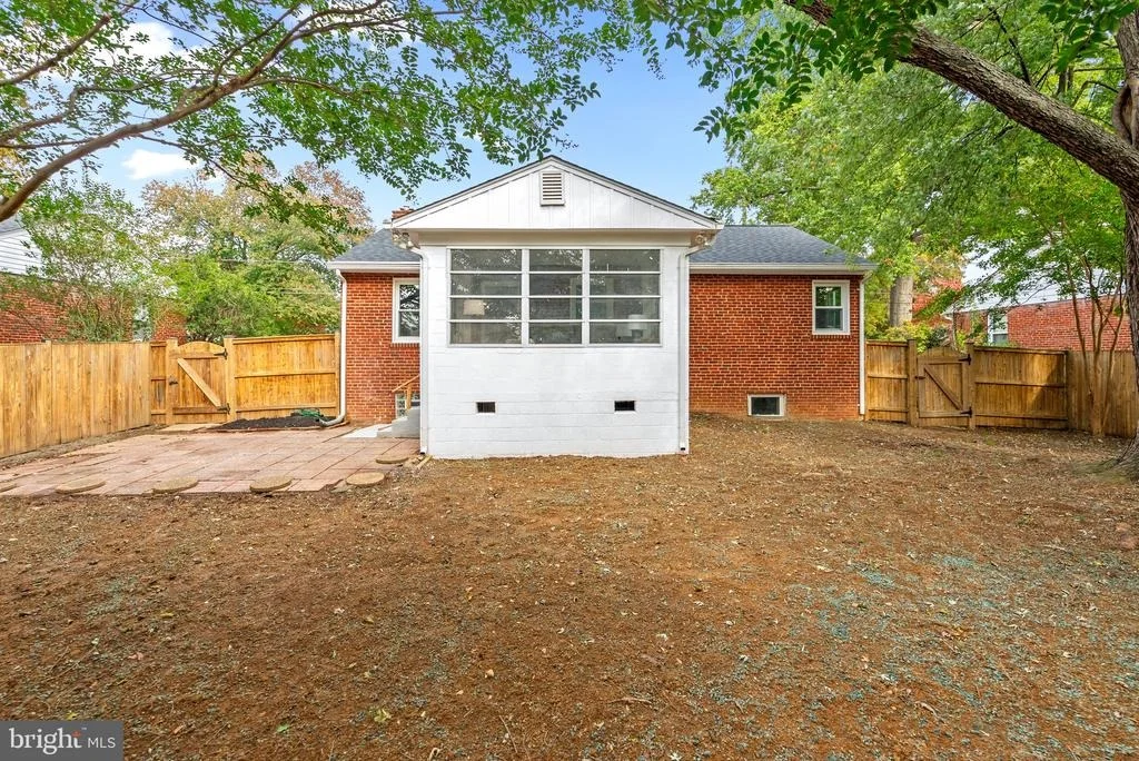 Photo of 10612 DUNKIRK DRIVE