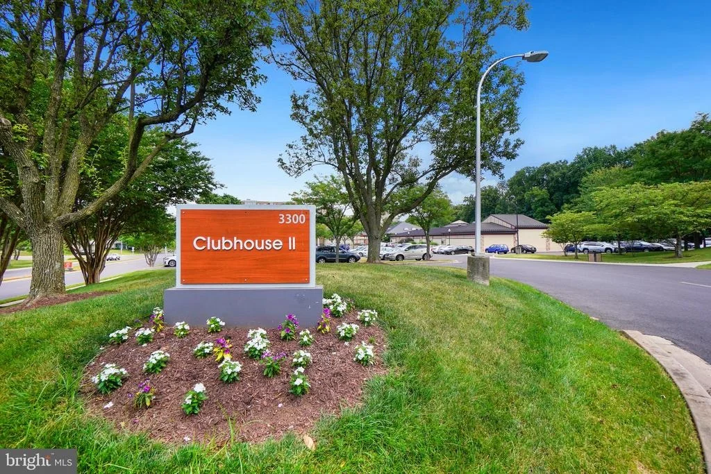 Photo of Unit 41021 at 15100 INTERLACHEN DRIVE