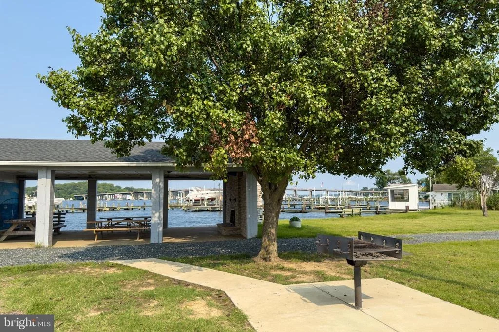 Photo of 208 EDGEWATER DRIVE