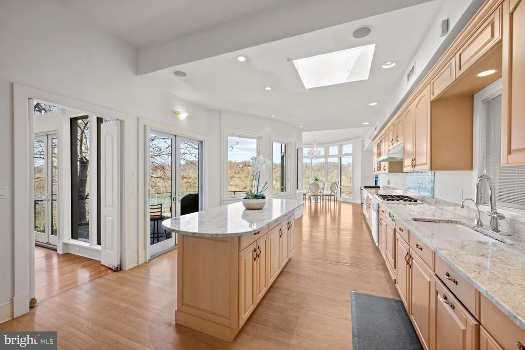 Photo of 1159 CREST LANE