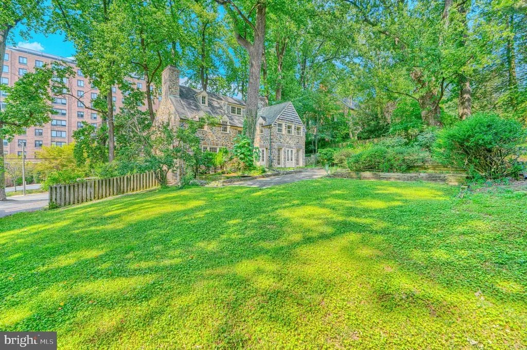 Photo of 15 W COLD SPRING LANE