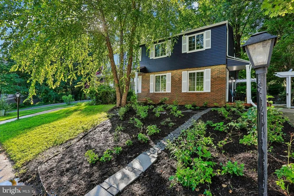 Photo of 422 BLOSSOM TREE DRIVE