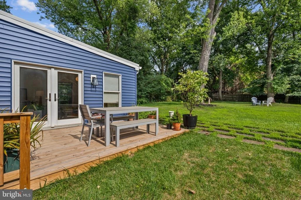Photo of 213 PIPING ROCK DRIVE