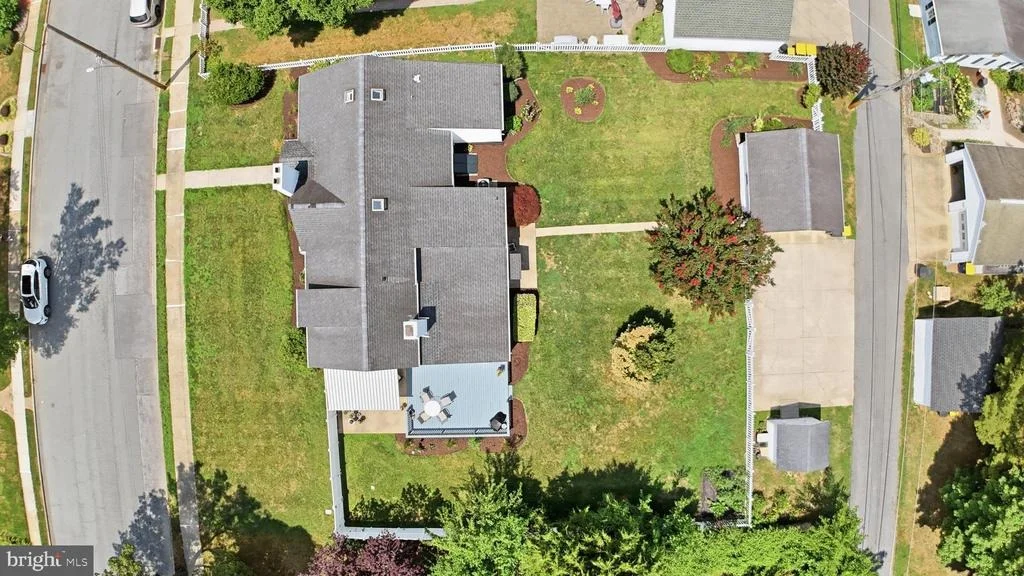 Photo of 727 N GOVERNORS AVENUE