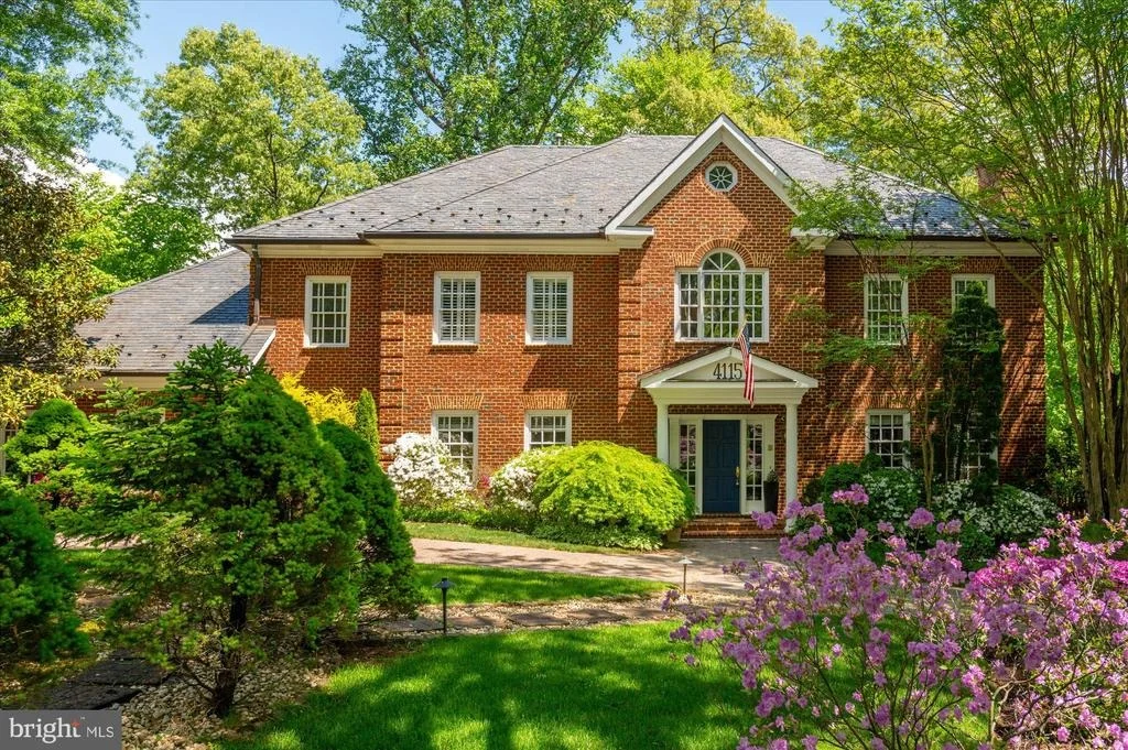 Photo of 4115 40TH PLACE N