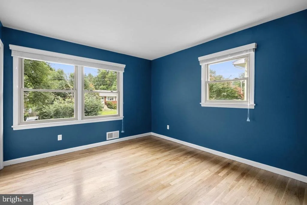 Photo of 822 LOXFORD TERRACE