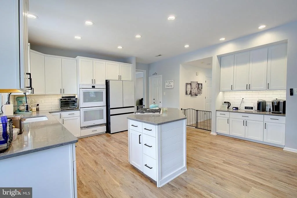 Photo of 2424 VALLEY BROOK LANE